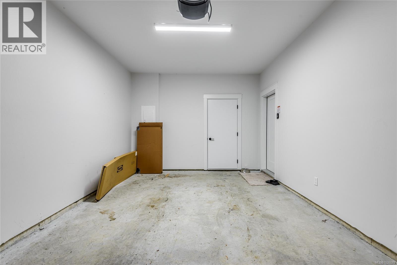 #36 1090 EVERGREEN RD - 22