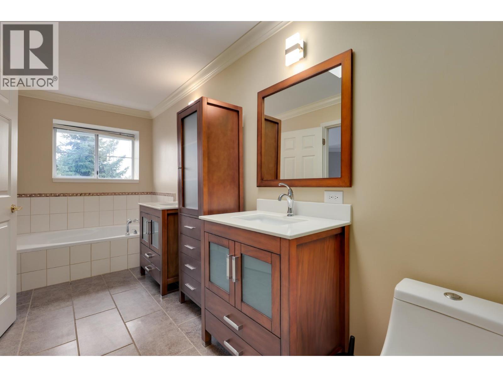 142 28 RICHMOND STREET, New Westminster