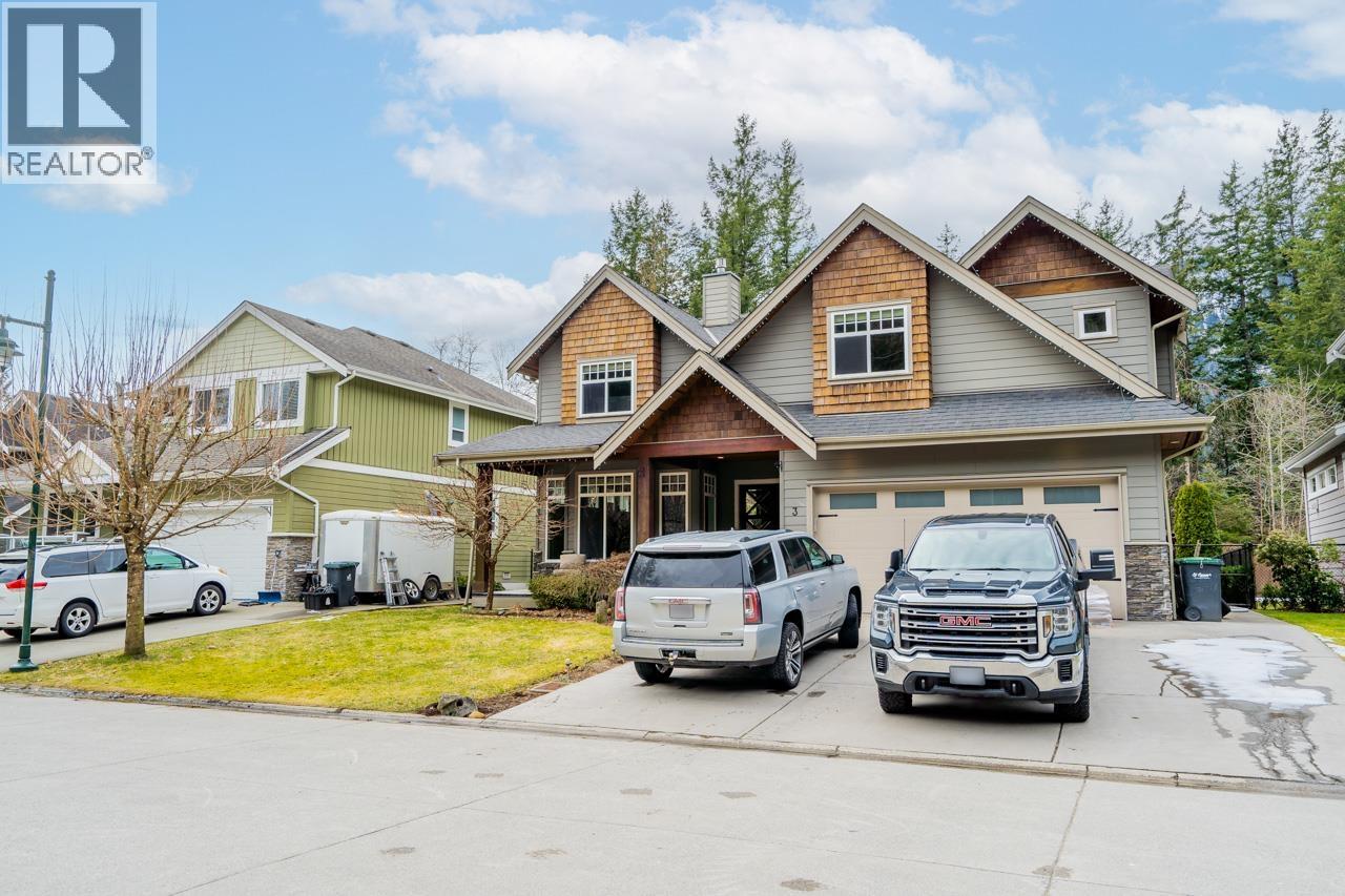 3 1355 DEPOT ROAD, Squamish