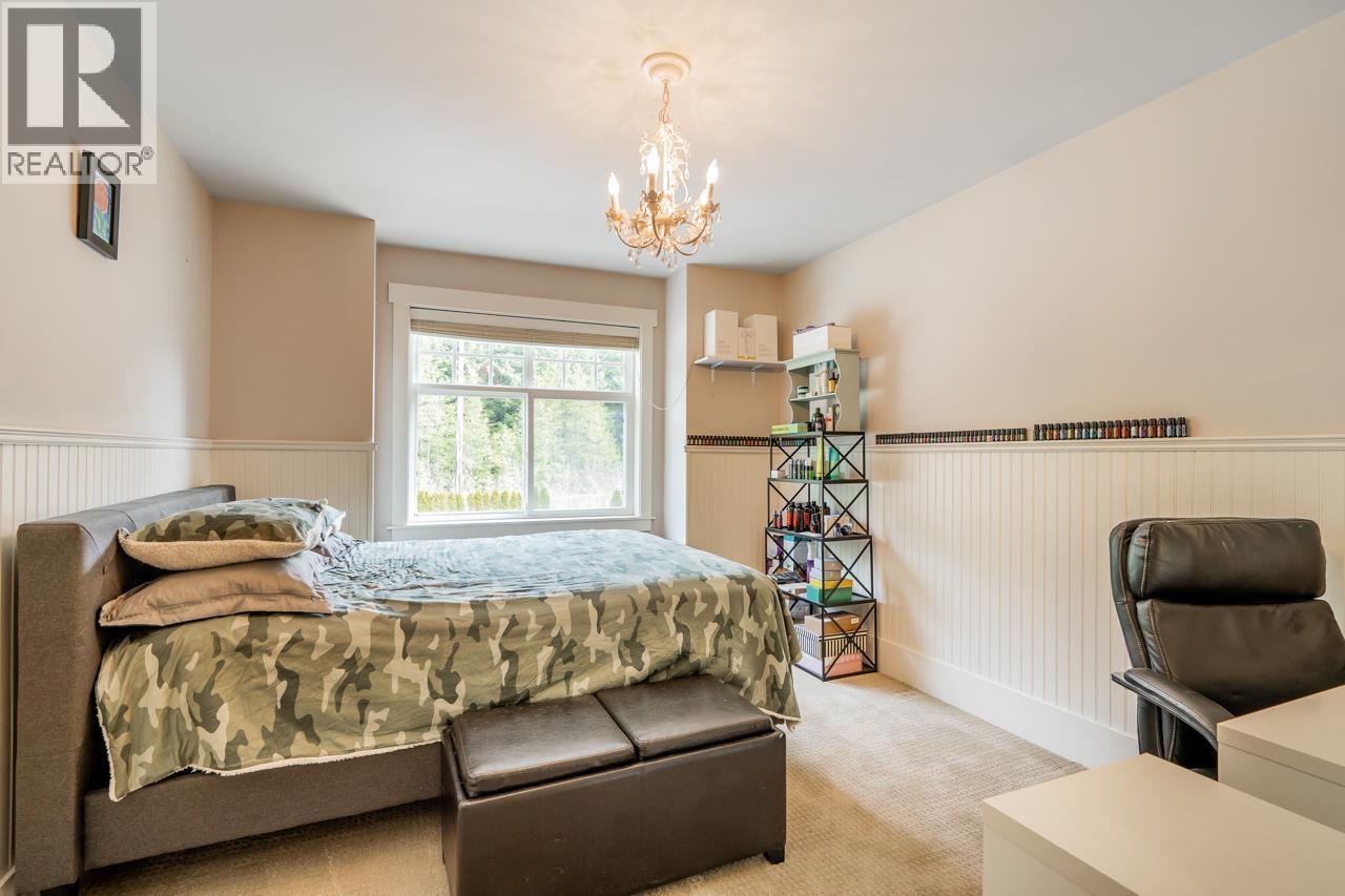 3 1355 DEPOT ROAD, Squamish