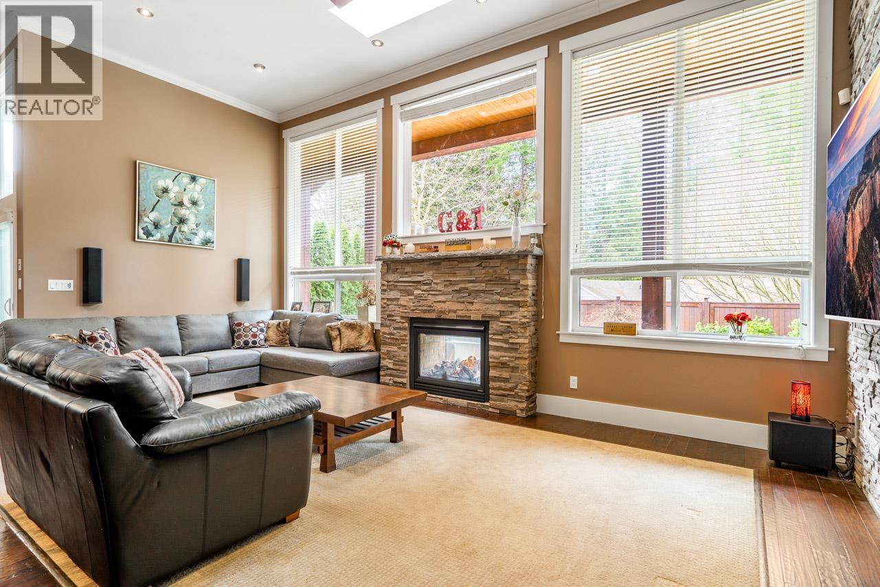 3 1355 DEPOT ROAD, Squamish