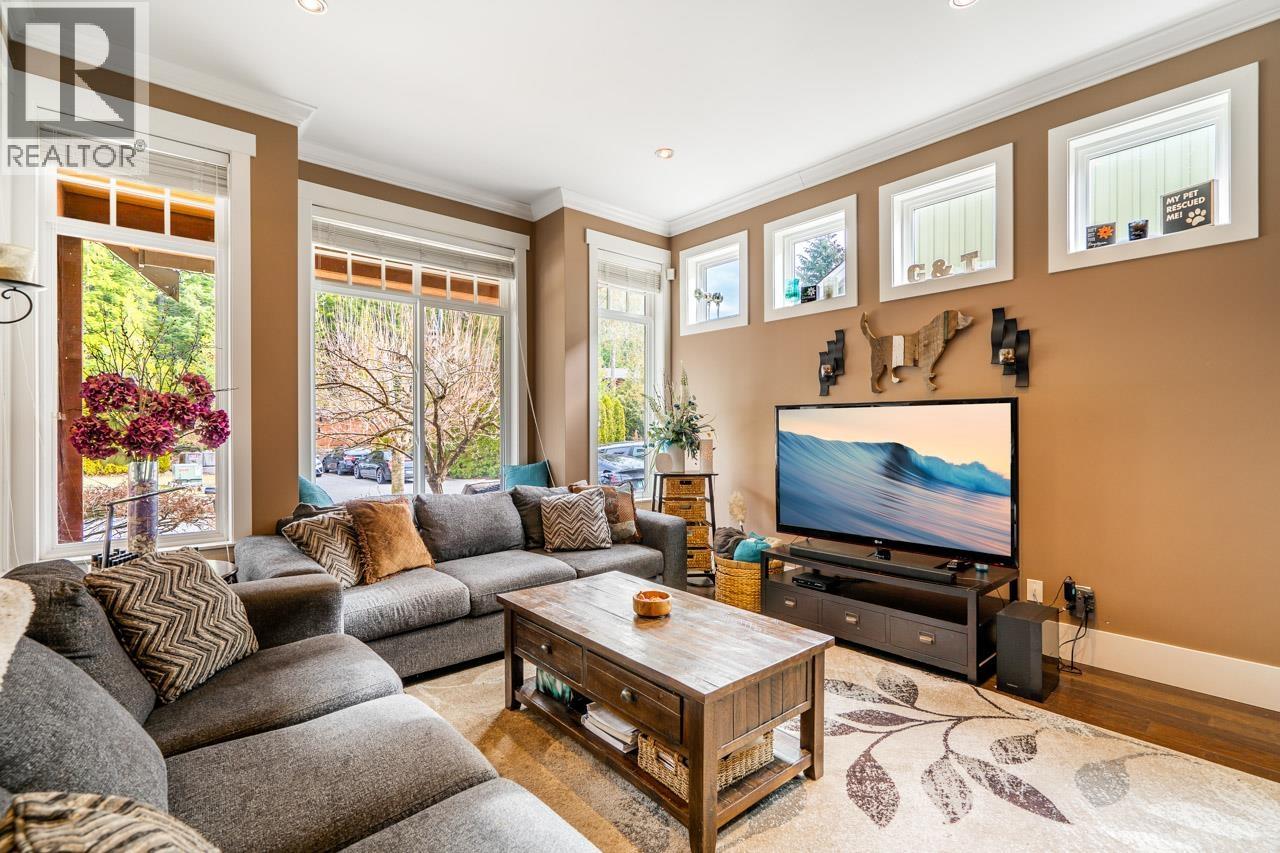 3 1355 DEPOT ROAD, Squamish