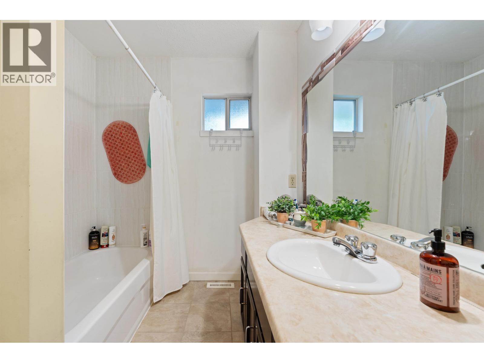 21034 BARKER AVENUE — photo 30