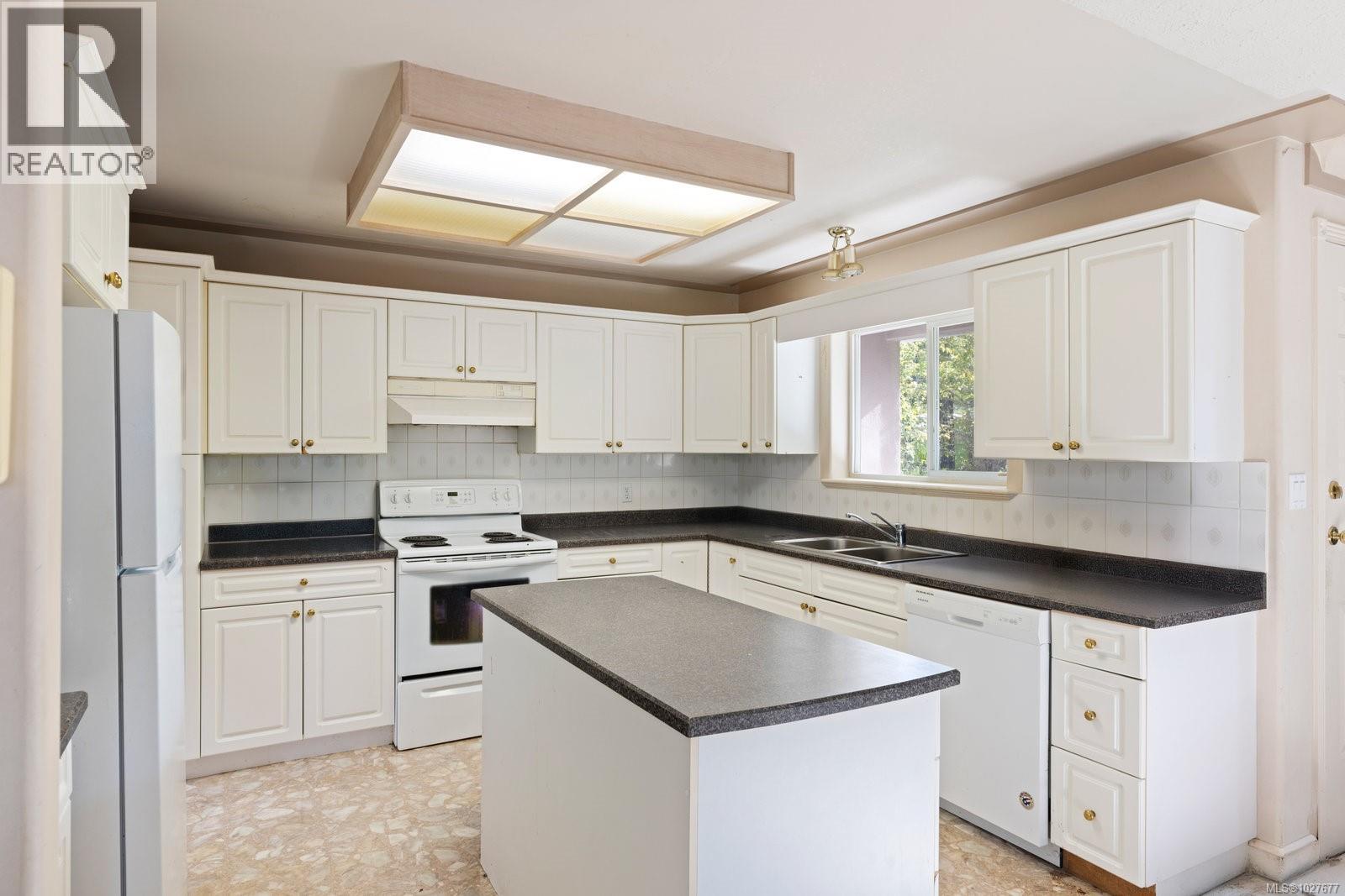  4101 Gordon Head Road, Saanich