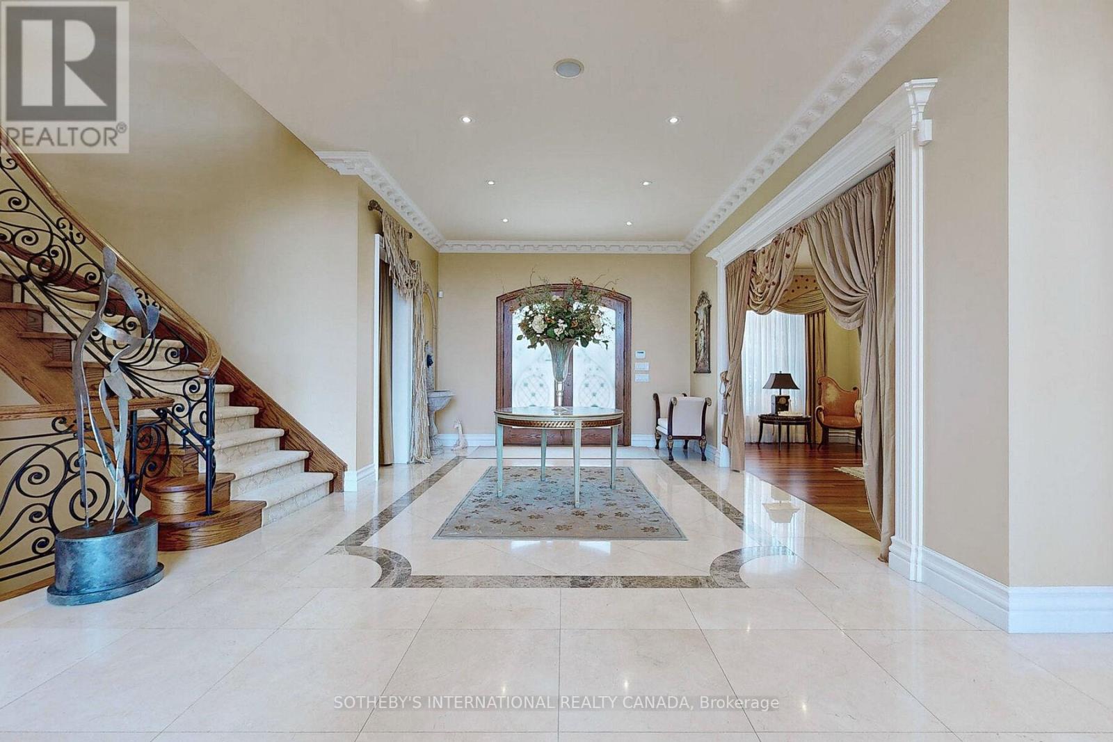 28 GLENORCHY ROAD - 4