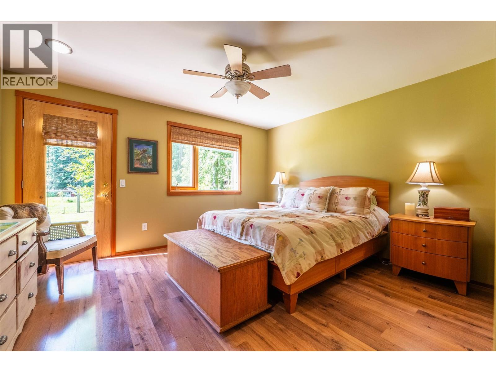 541 Bear Road, Salmo