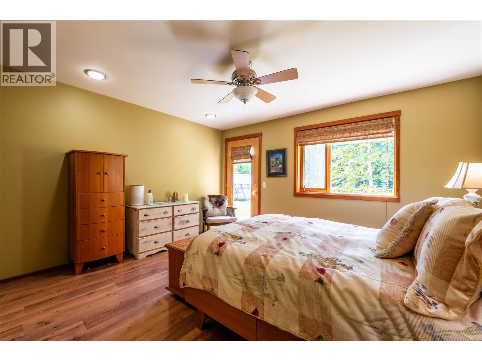 541 Bear Road, Salmo