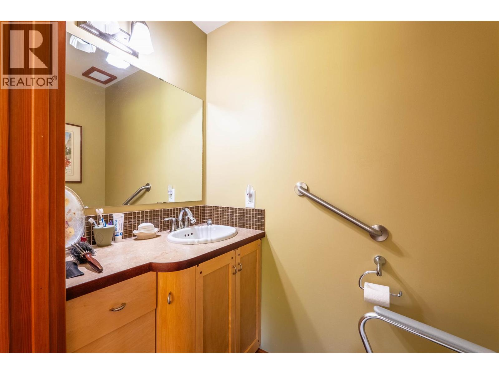 541 Bear Road, Salmo