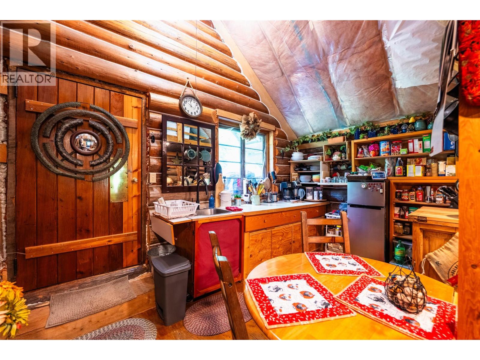 541 Bear Road, Salmo