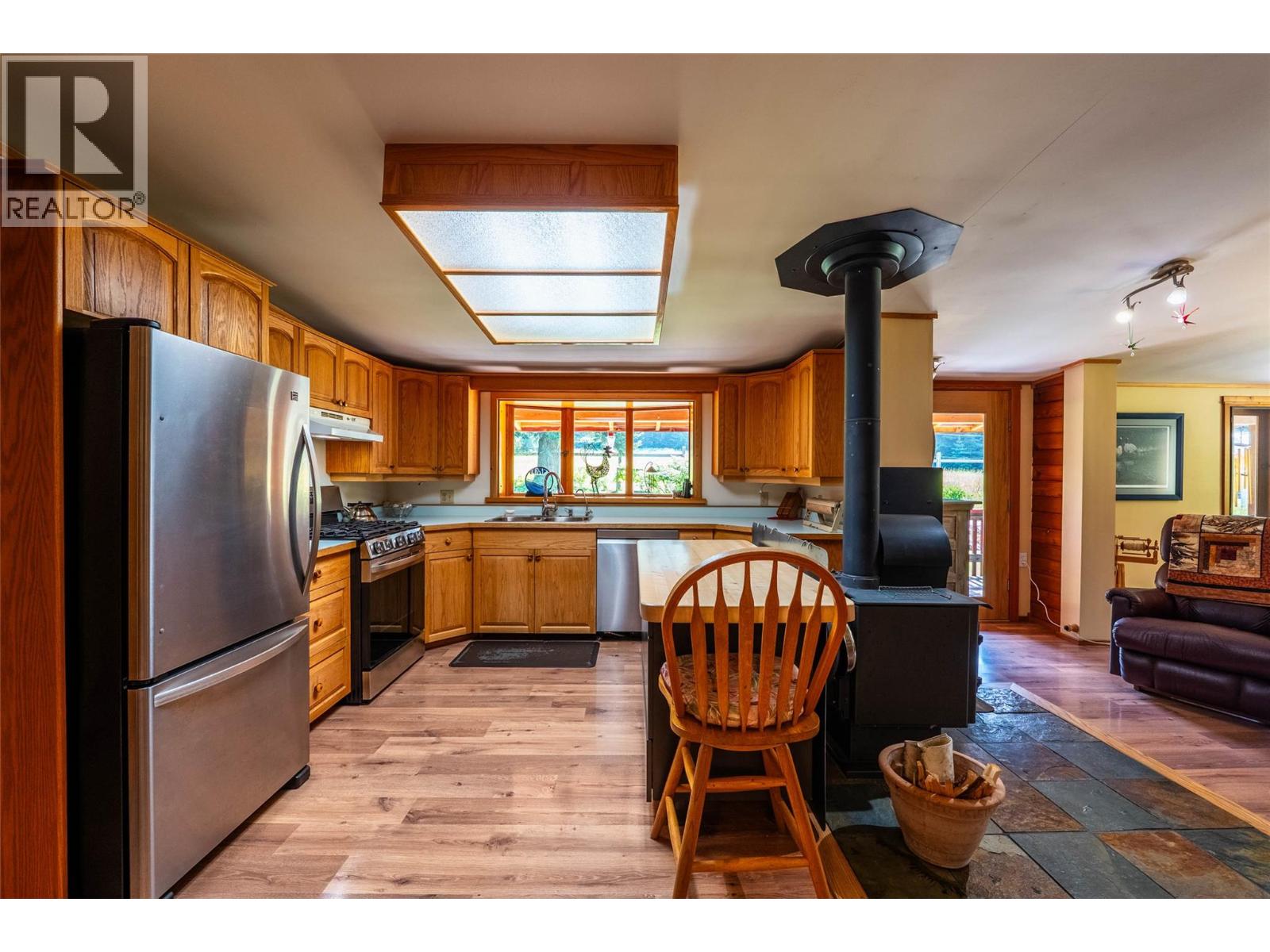 541 Bear Road, Salmo