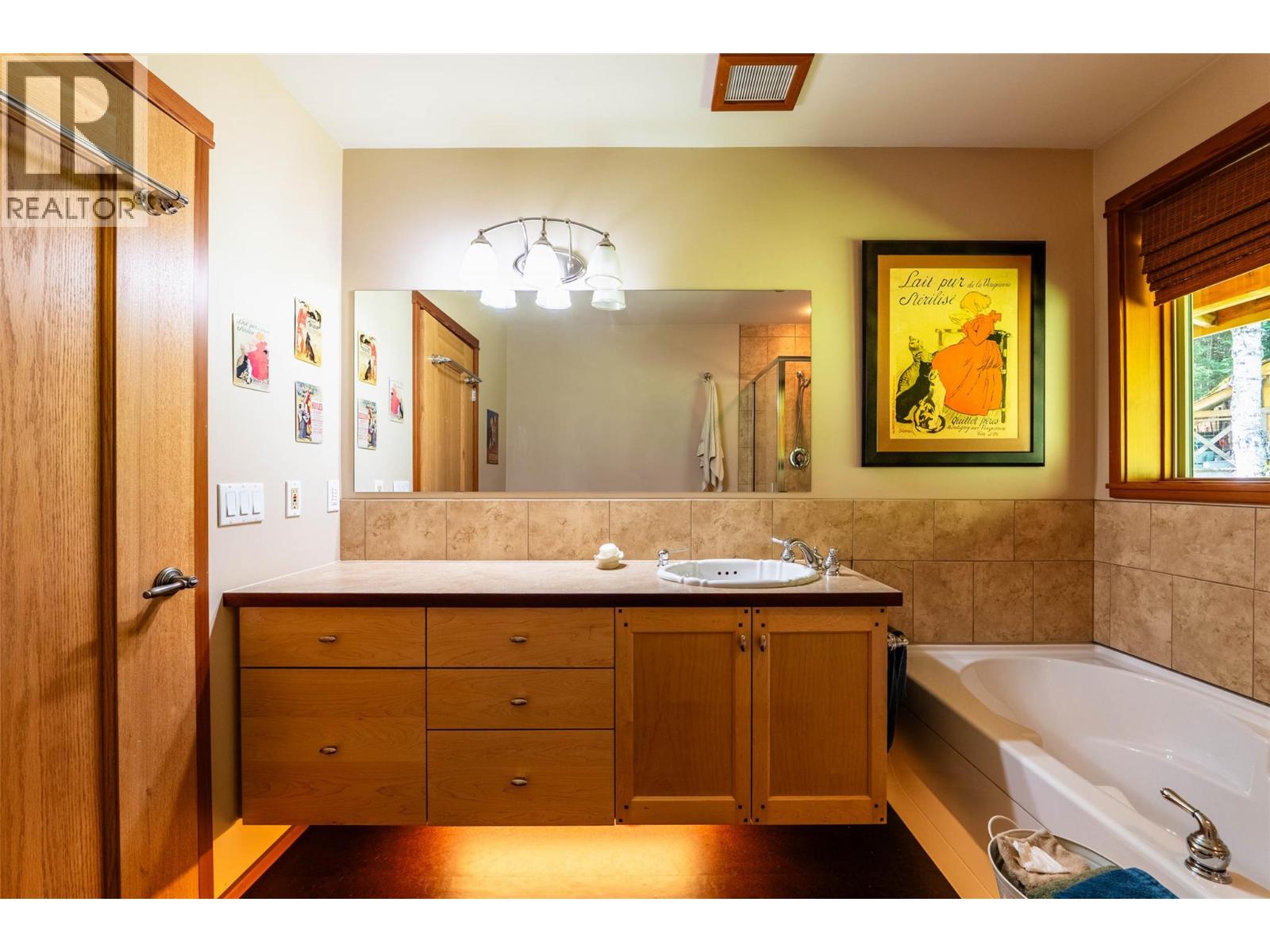 541 Bear Road, Salmo