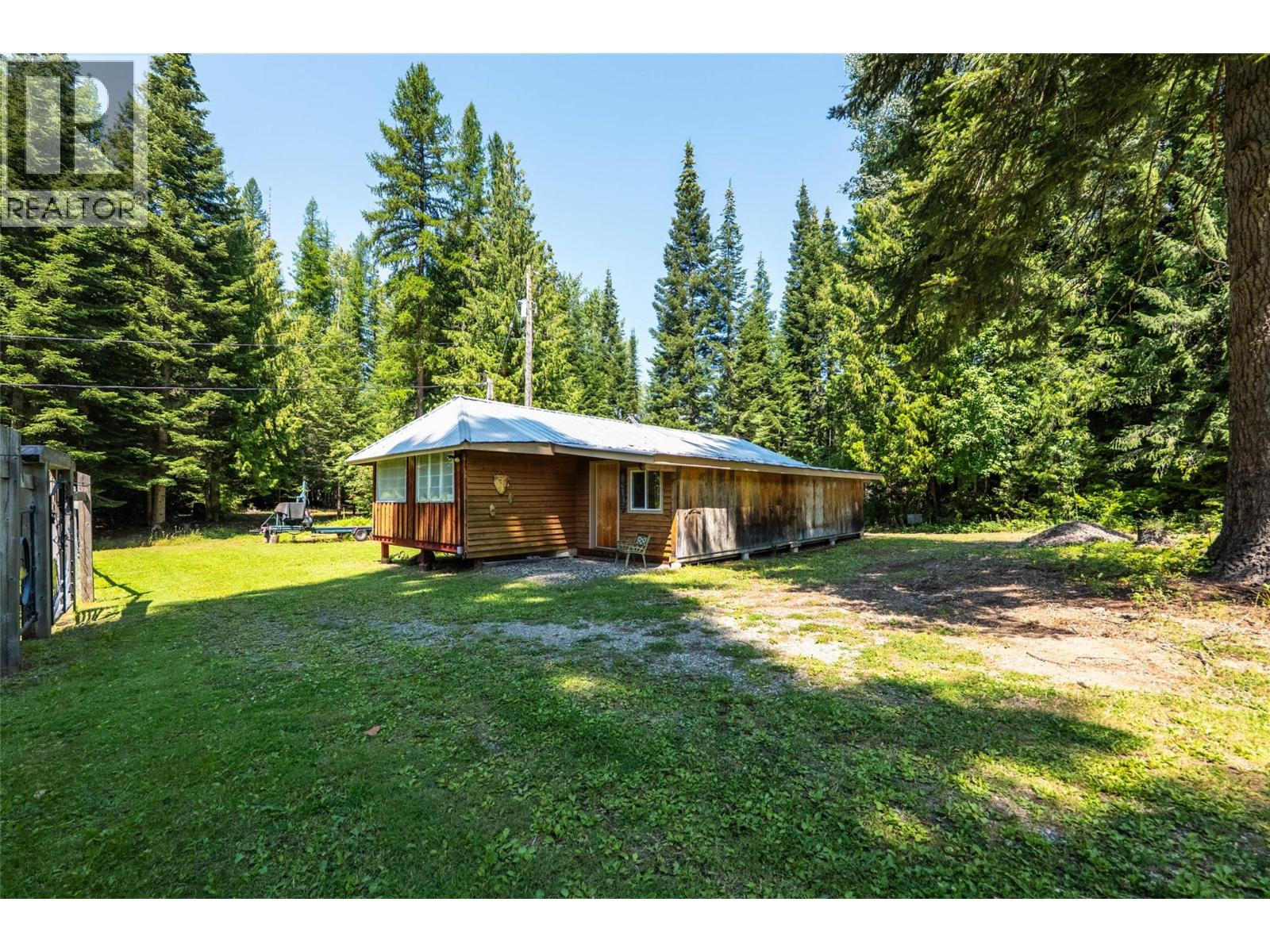 541 Bear Road, Salmo