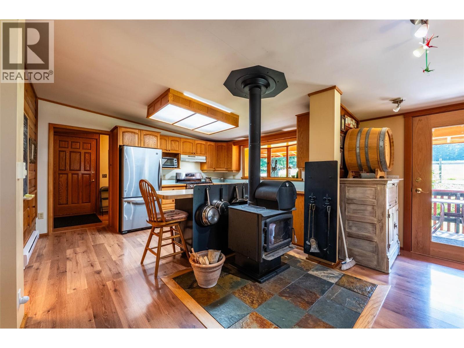 541 Bear Road, Salmo