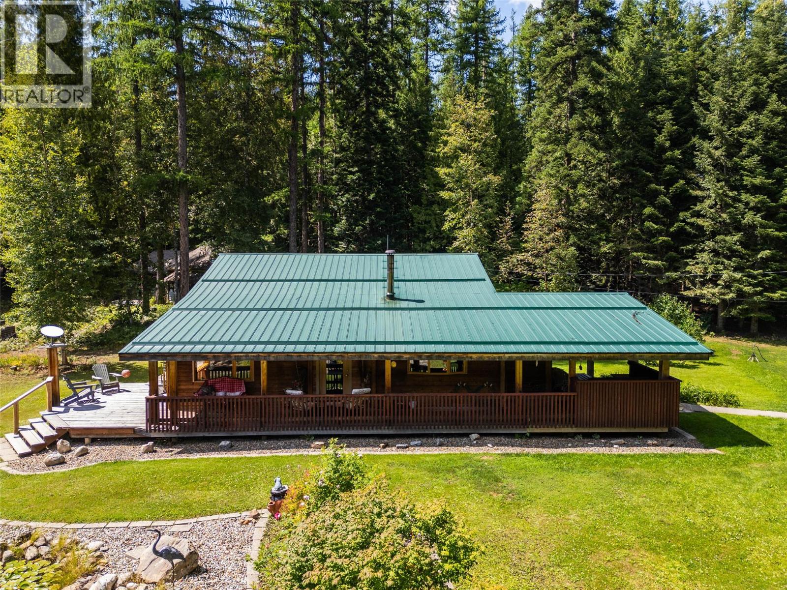 541 Bear Road, Salmo