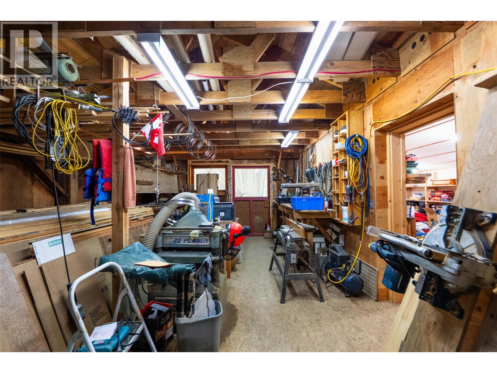 541 Bear Road, Salmo