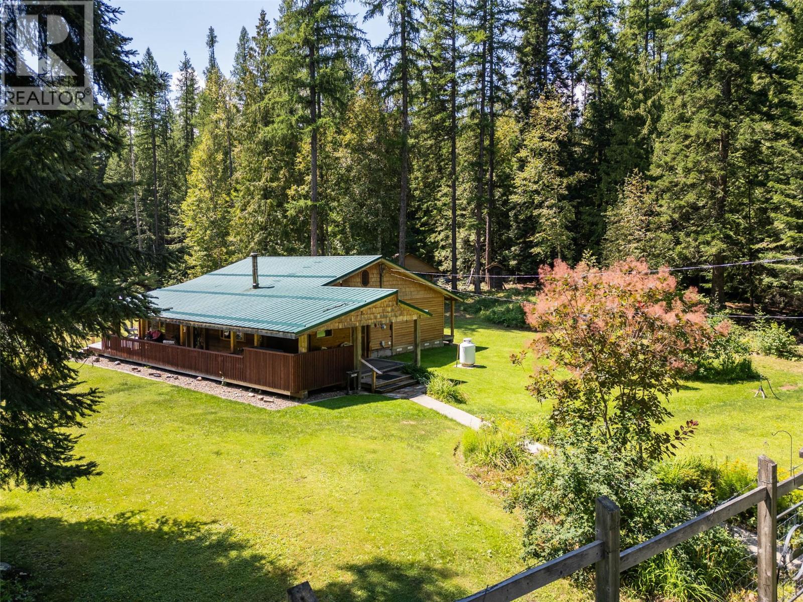 541 Bear Road, Salmo