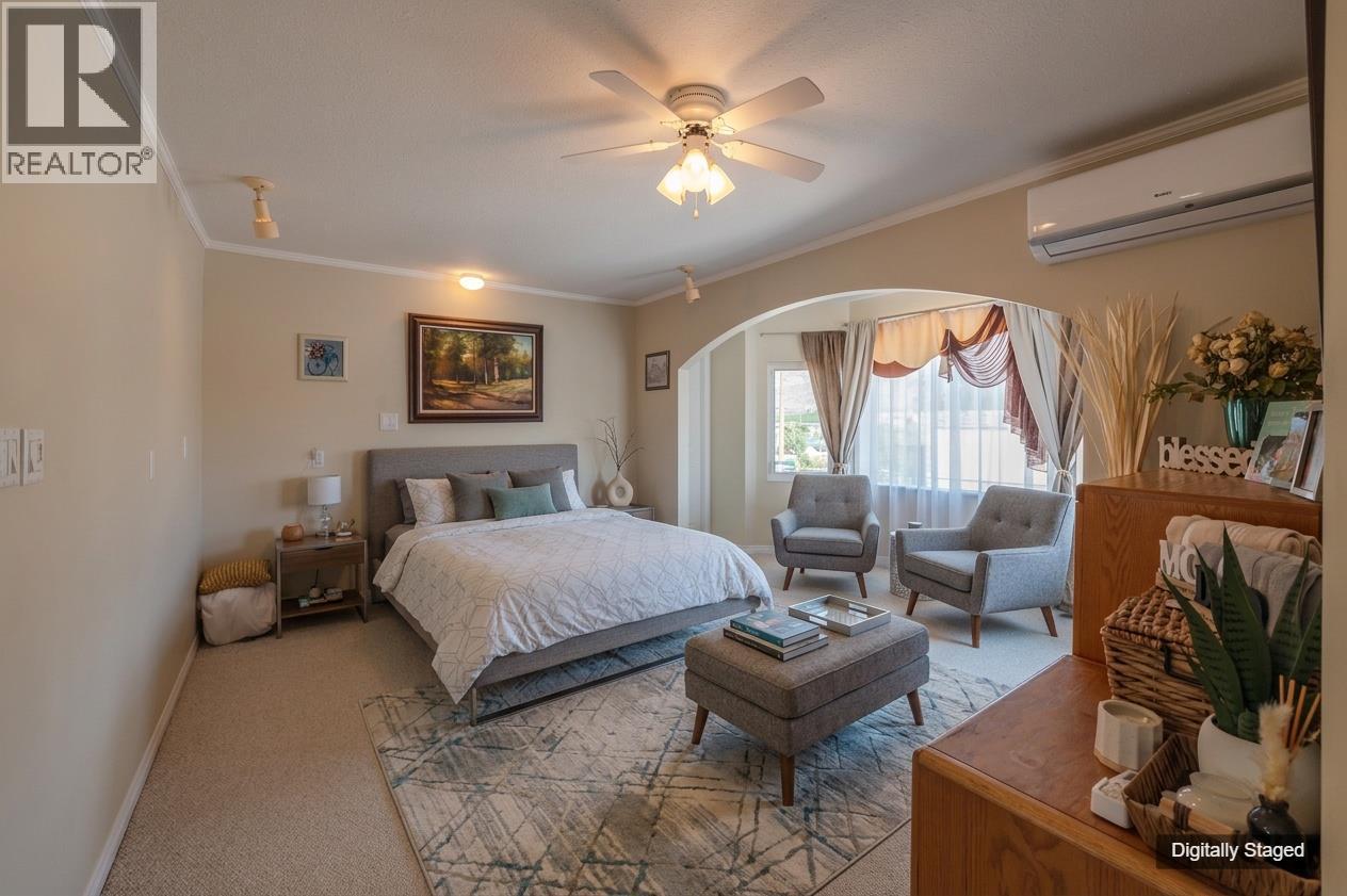 6764 LAKESIDE Drive, Oliver