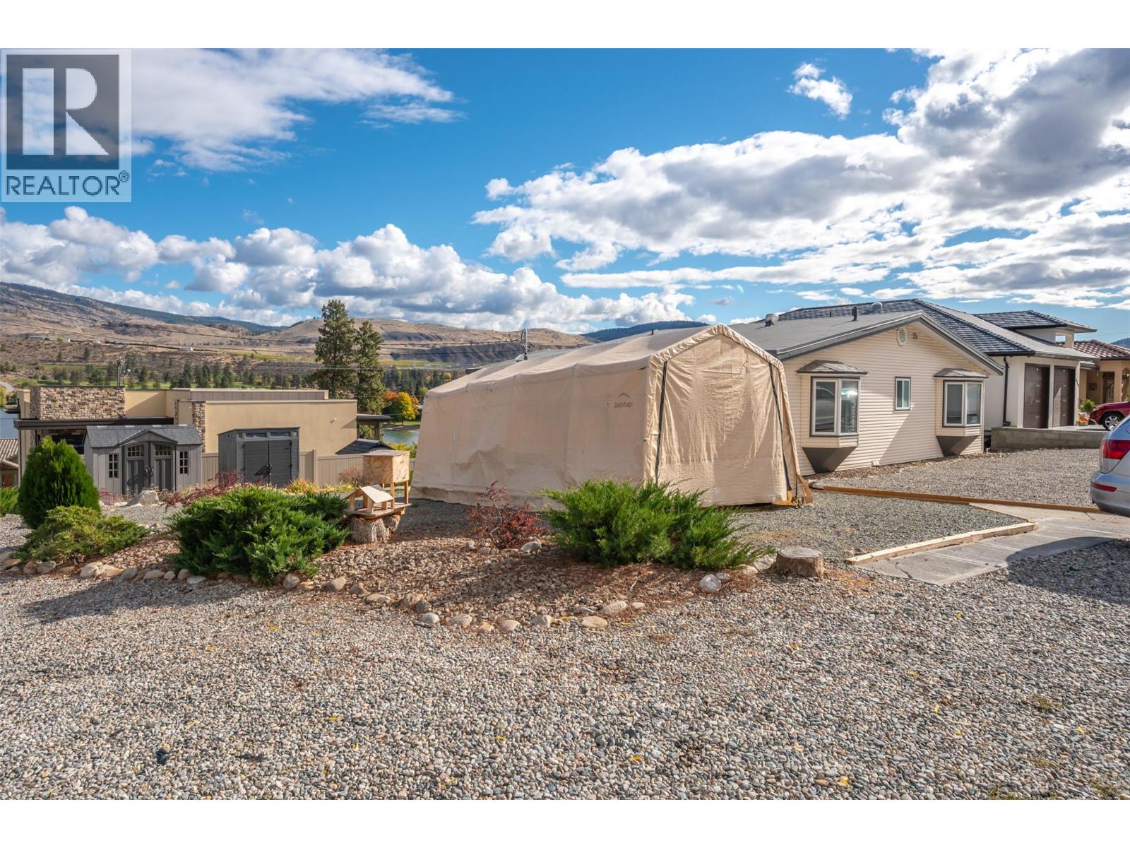 6764 LAKESIDE Drive, Oliver