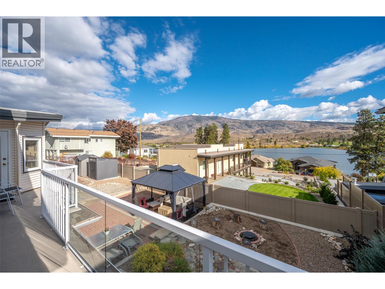 6764 LAKESIDE Drive, Oliver