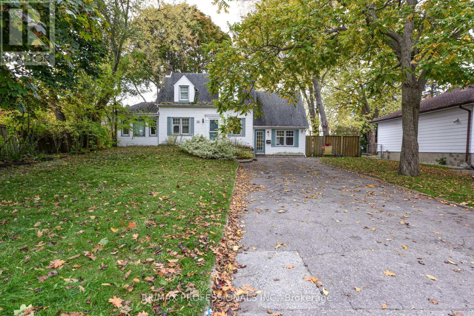 10 BROADVIEW AVENUE - 1