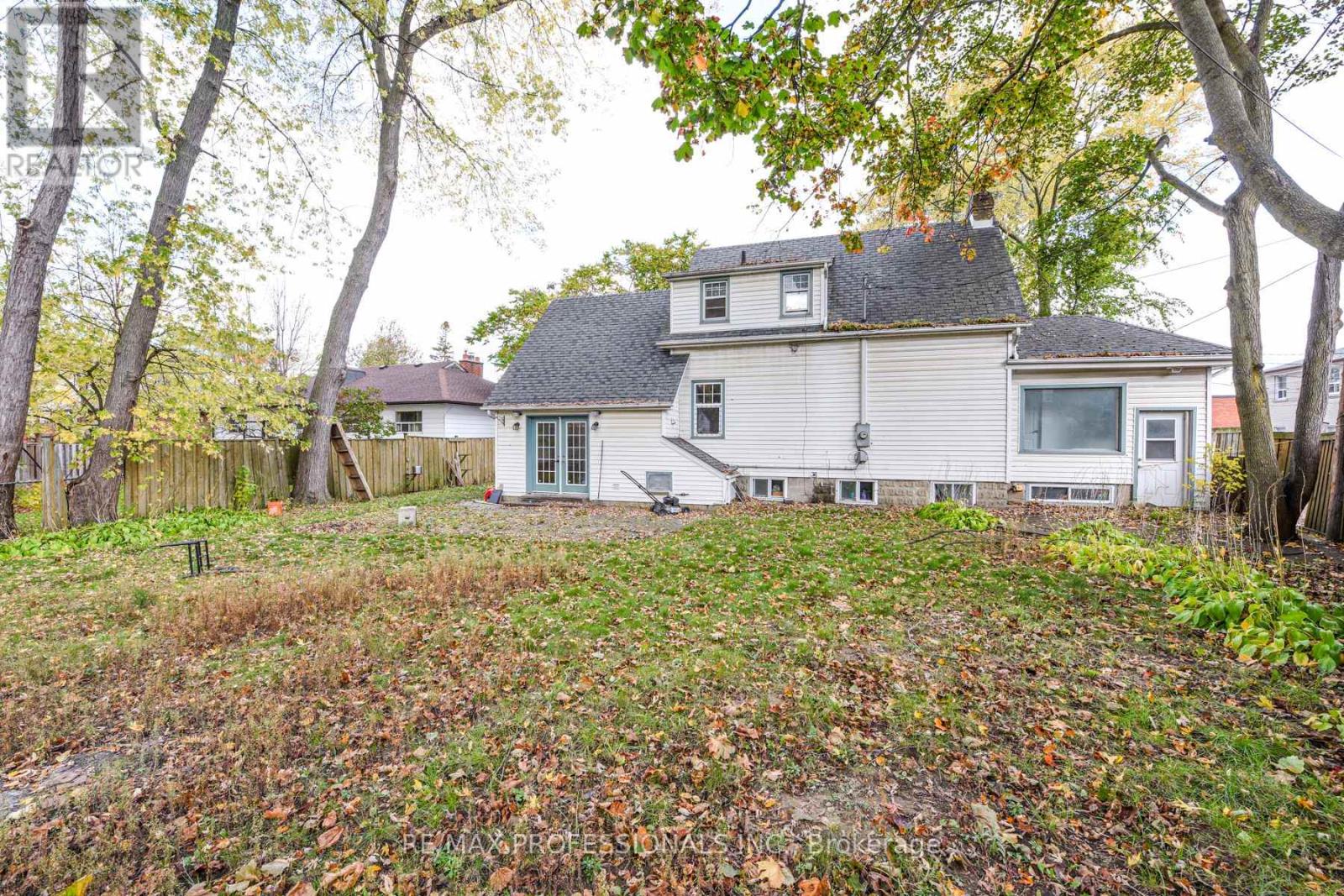 10 BROADVIEW AVENUE - 10