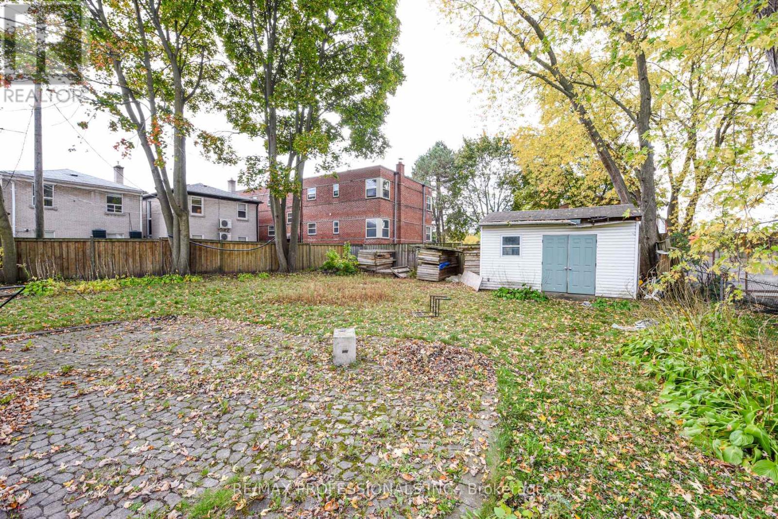 10 BROADVIEW AVENUE - 8