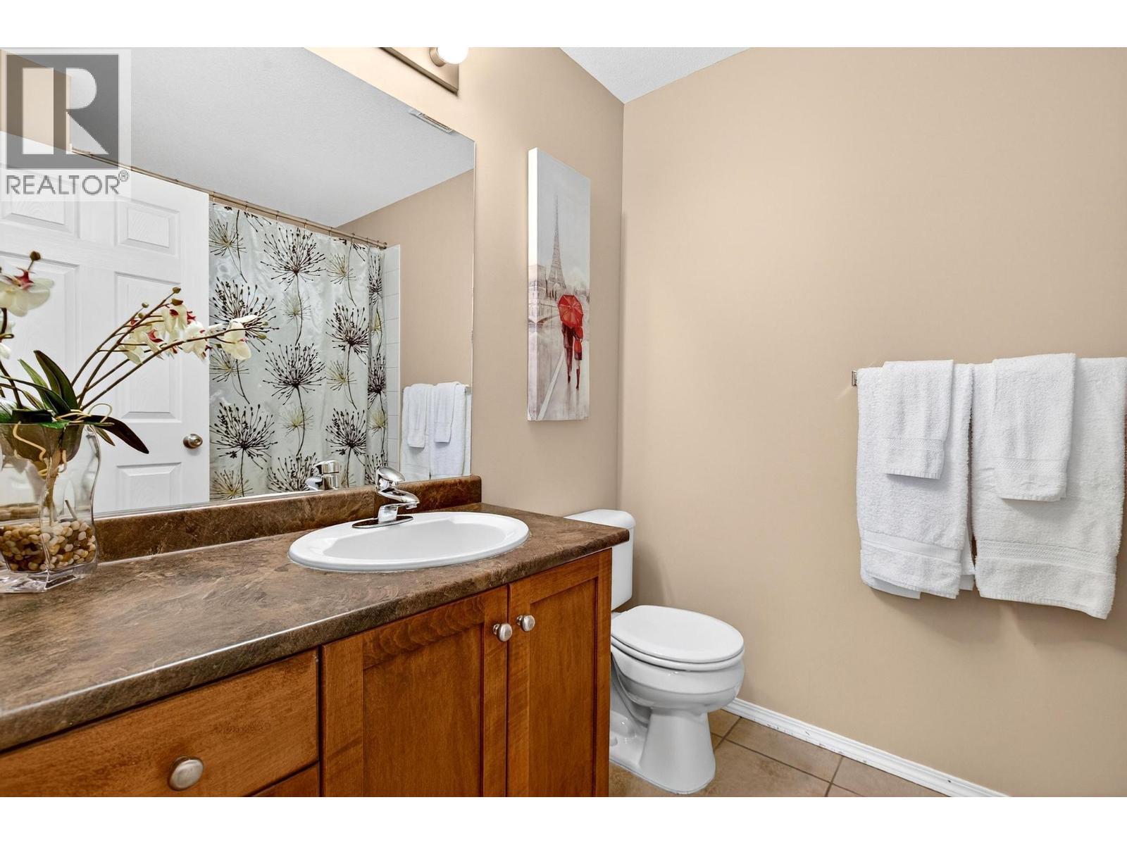 1402 1875 Country Club Drive, Kelowna