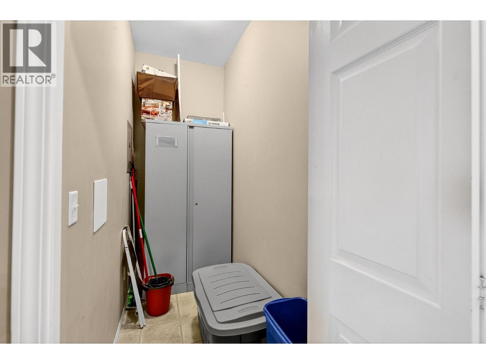 1402 1875 Country Club Drive, Kelowna