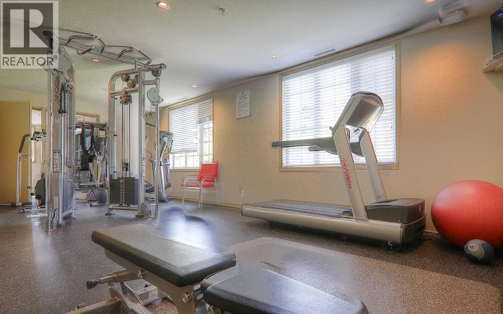 1402 1875 Country Club Drive, Kelowna