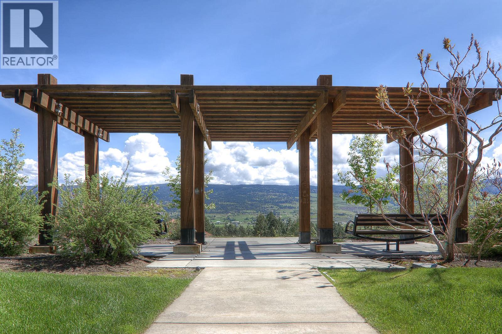 1402 1875 Country Club Drive, Kelowna