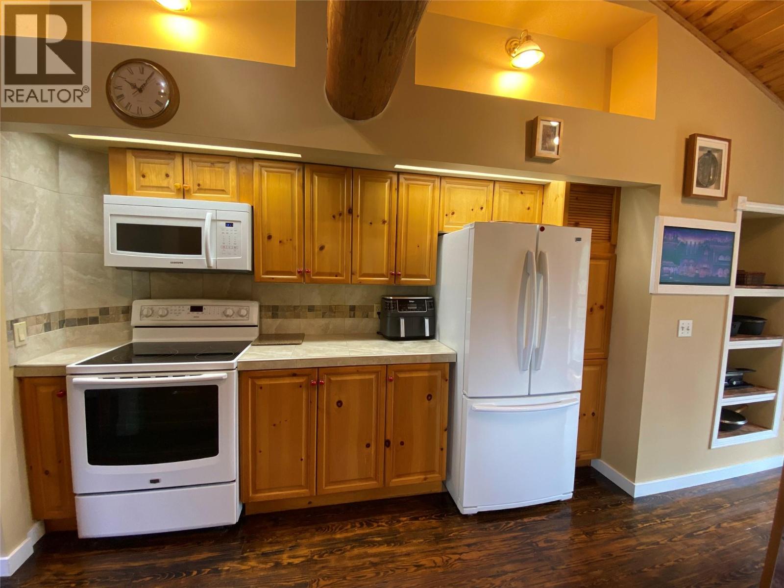 4405 Erie Ross-Spur Road, Salmo