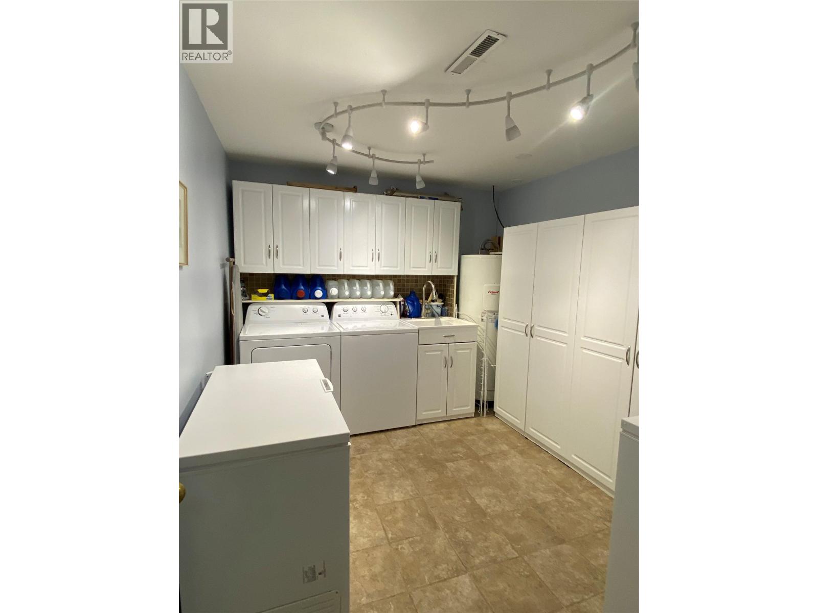 4405 Erie Ross-Spur Road, Salmo