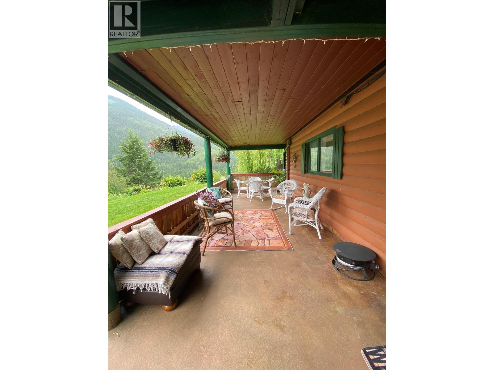 4405 Erie Ross-Spur Road, Salmo