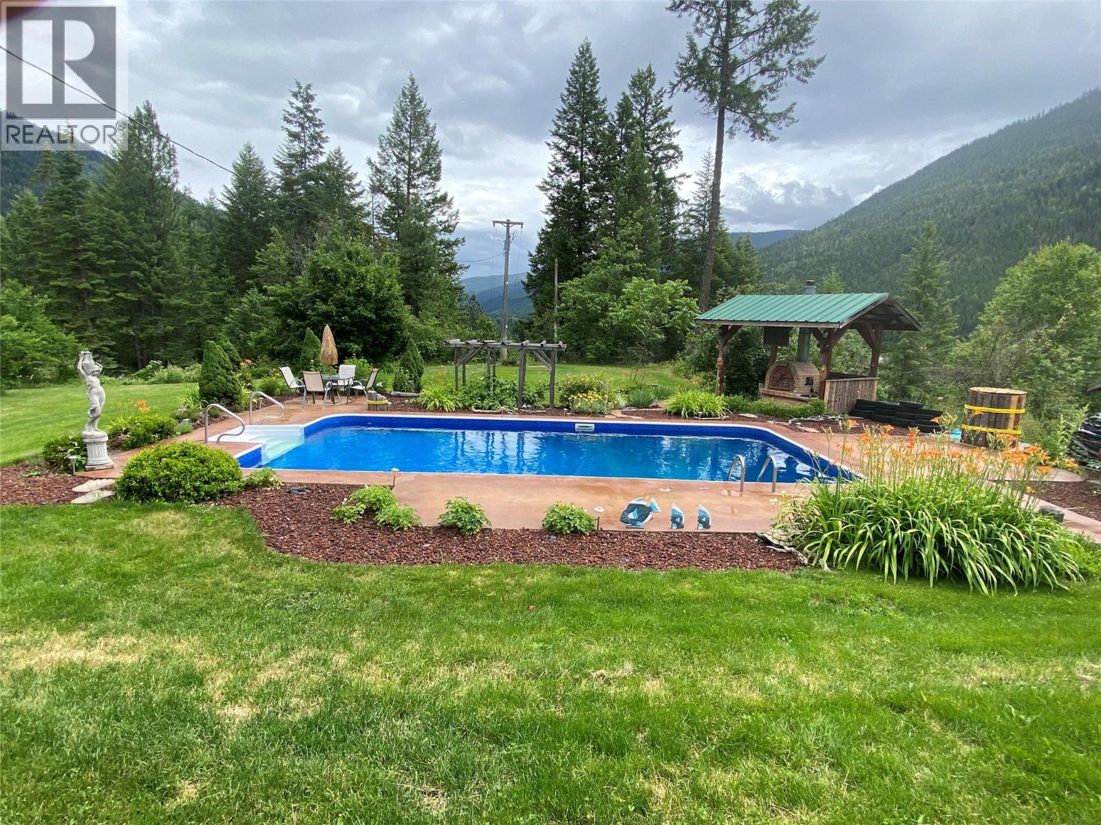 4405 Erie Ross-Spur Road, Salmo