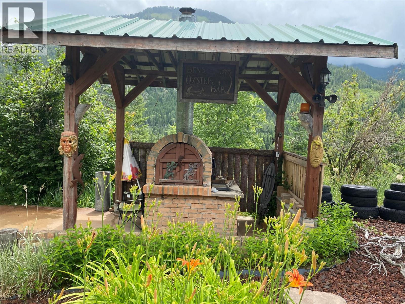 4405 Erie Ross-Spur Road, Salmo