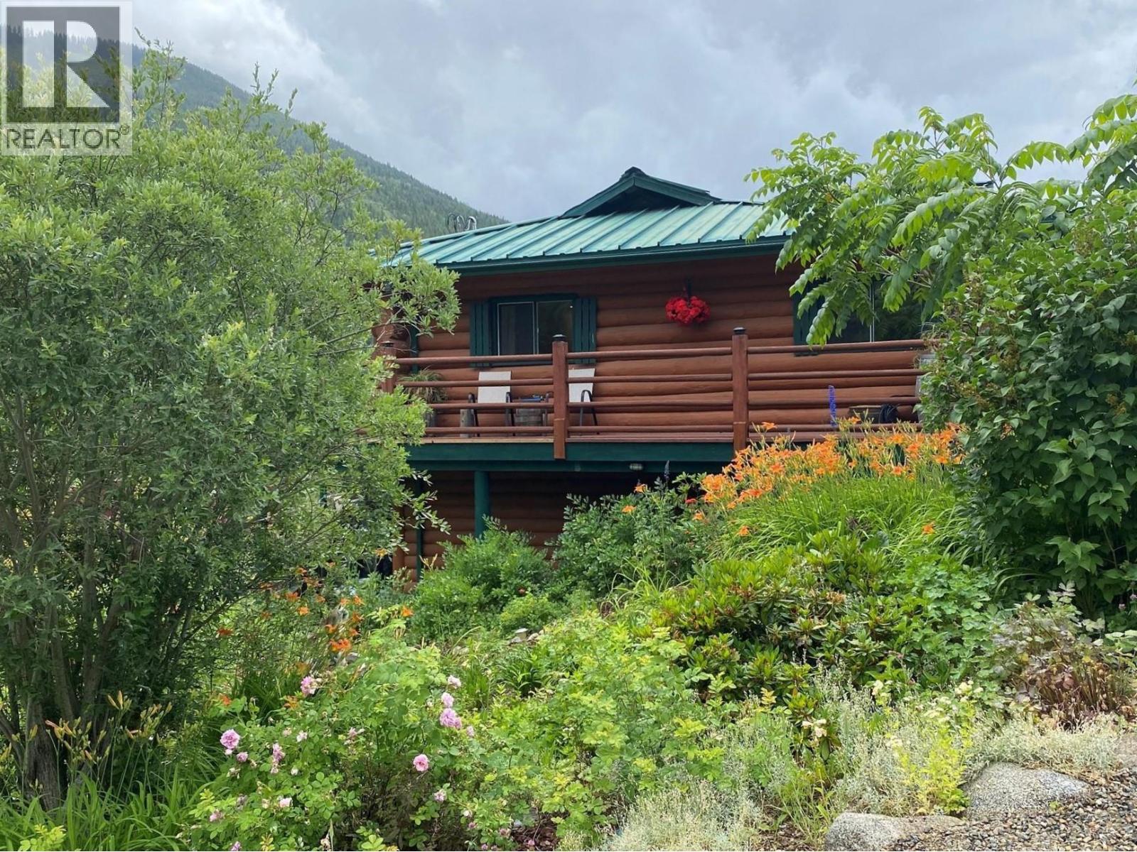 4405 Erie Ross-Spur Road, Salmo