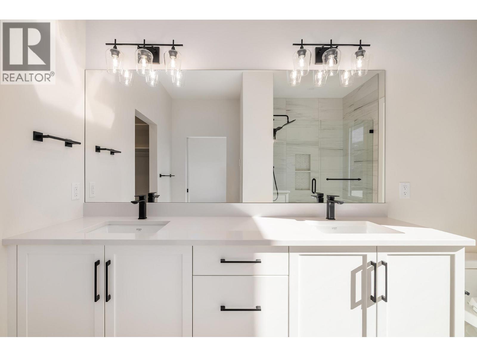 796 Kuipers Crescent Crescent Unit# 27, Kelowna