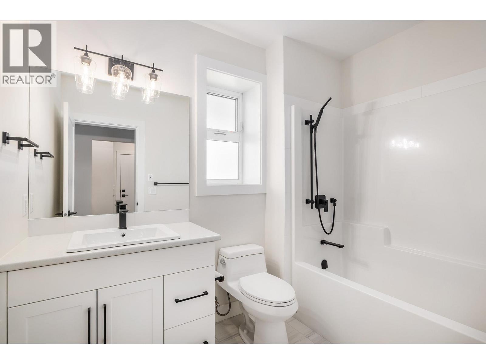 796 Kuipers Crescent Crescent Unit# 27, Kelowna