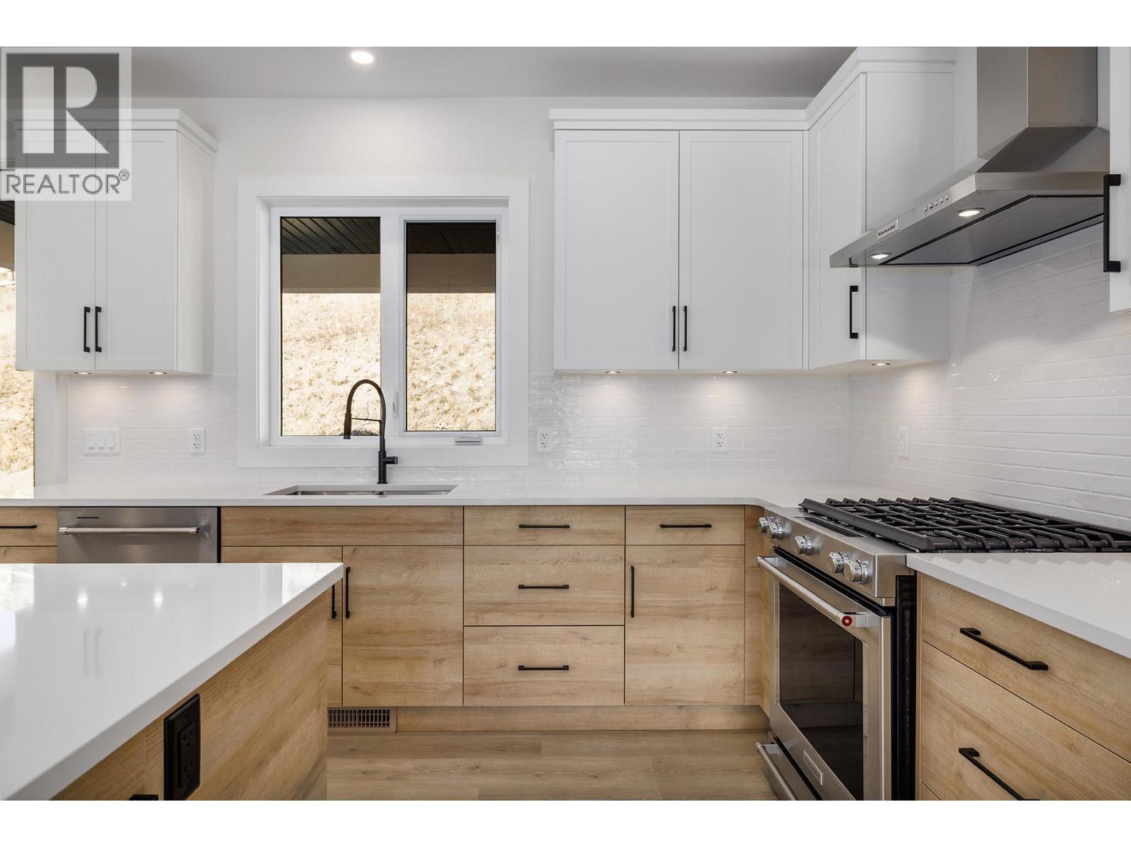 796 Kuipers Crescent Crescent Unit# 27, Kelowna