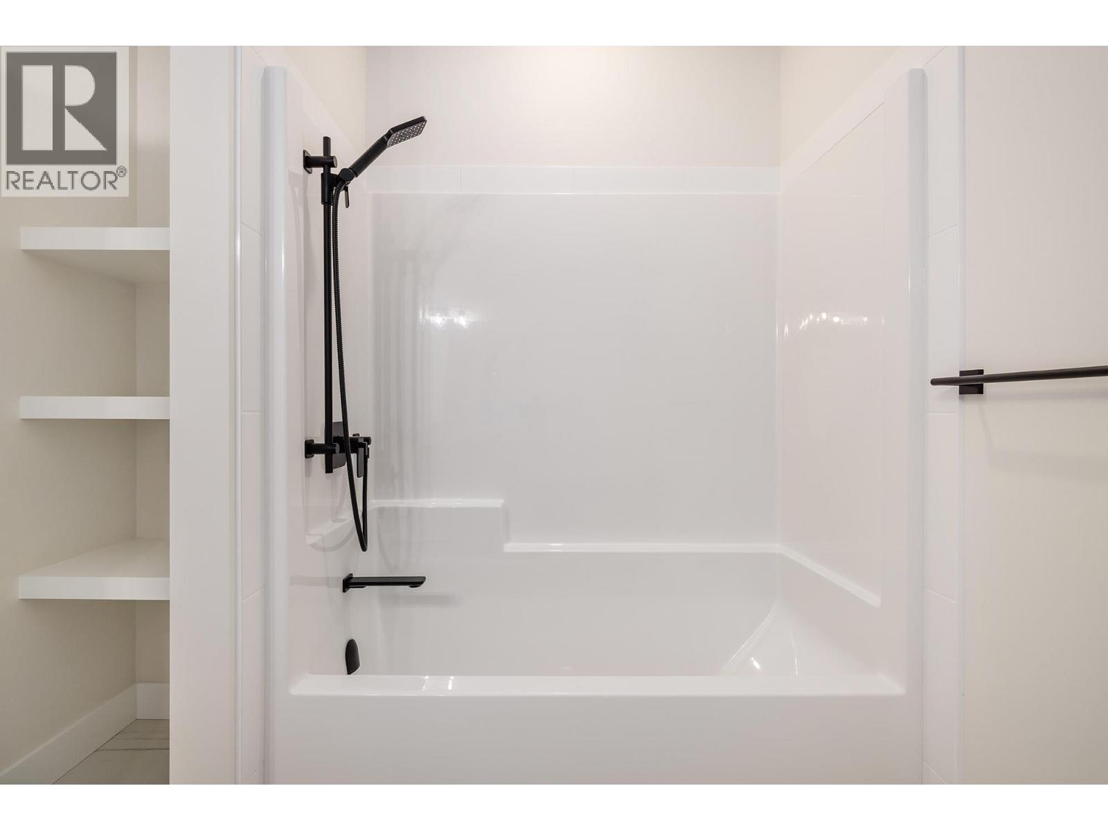 796 Kuipers Crescent Crescent Unit# 24, Kelowna