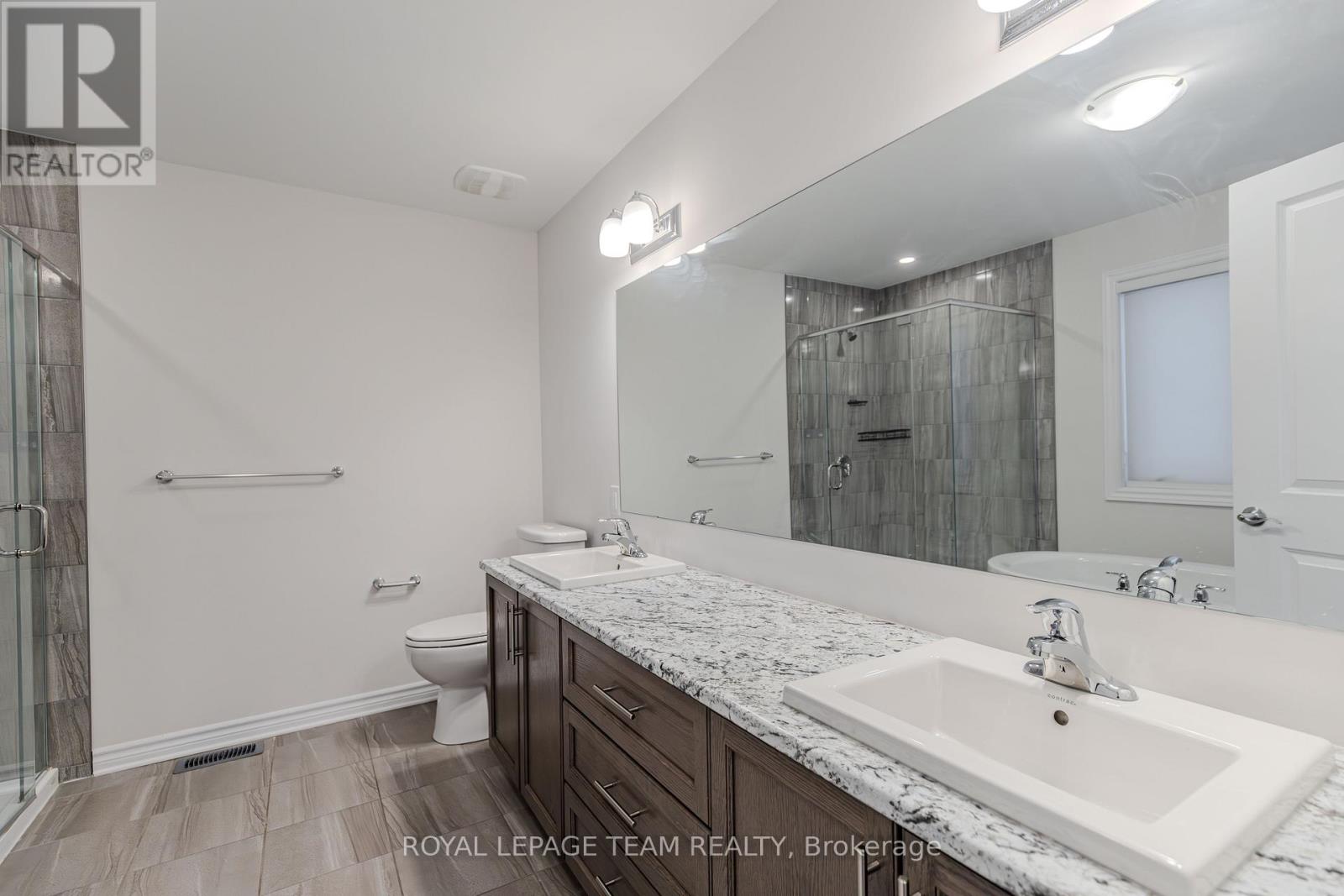 Primary Bed Ensuite Bathroom