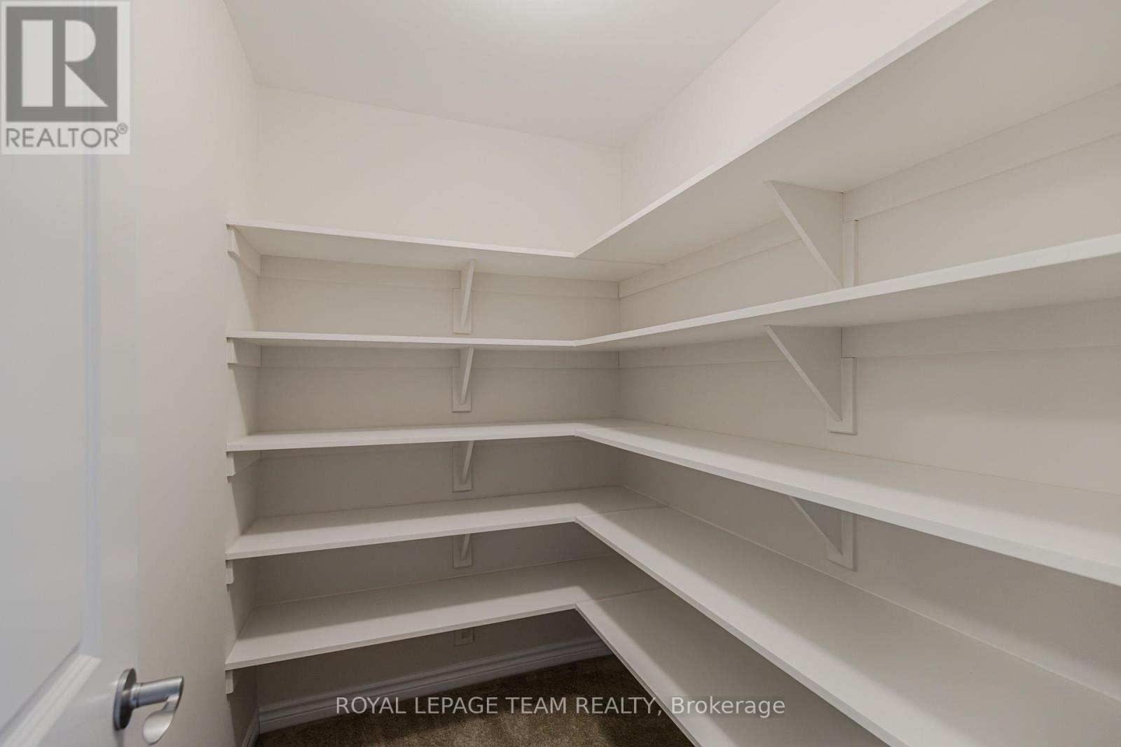 Walk in closet