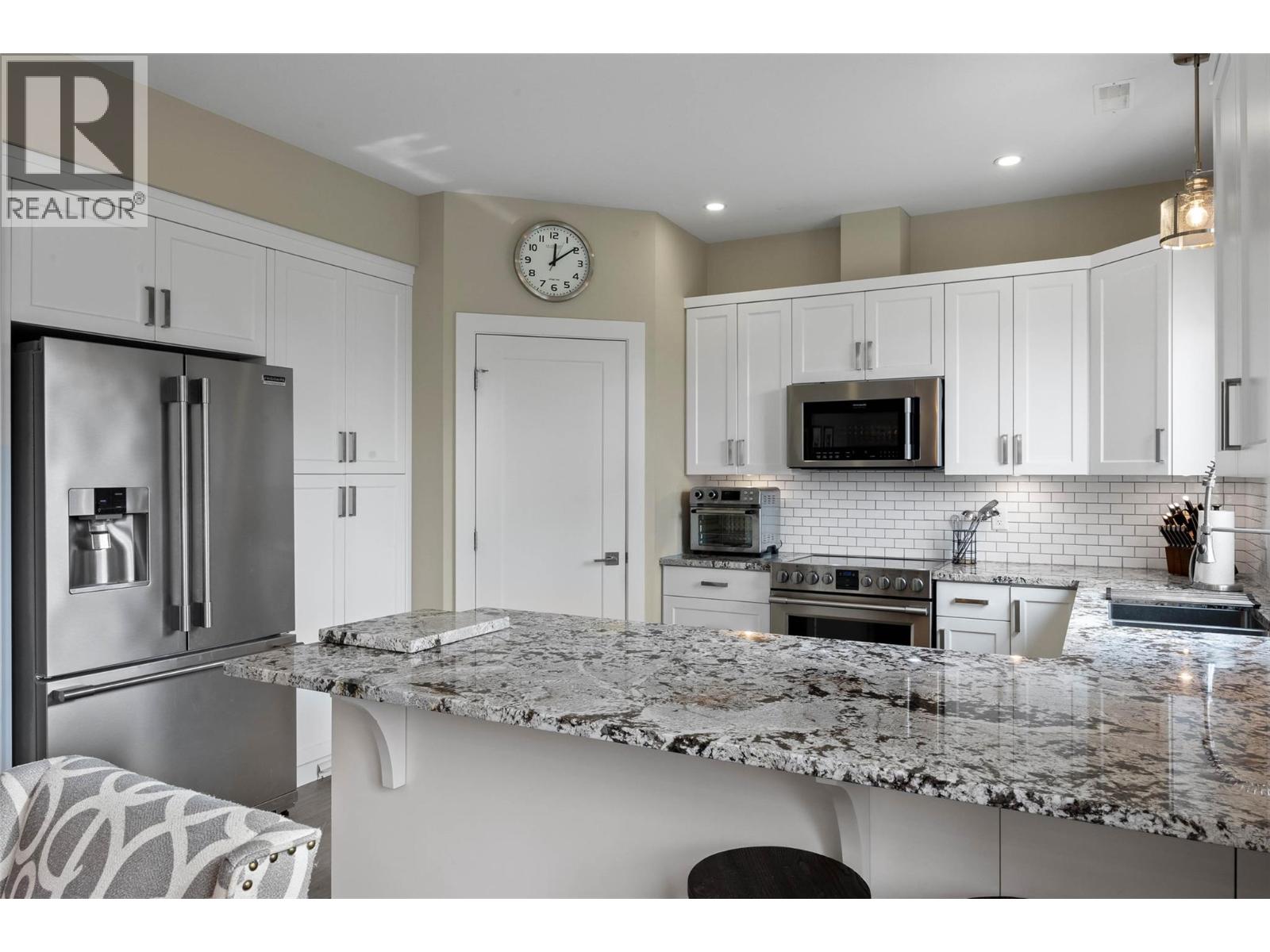 733 HAYWARD Place, Kamloops