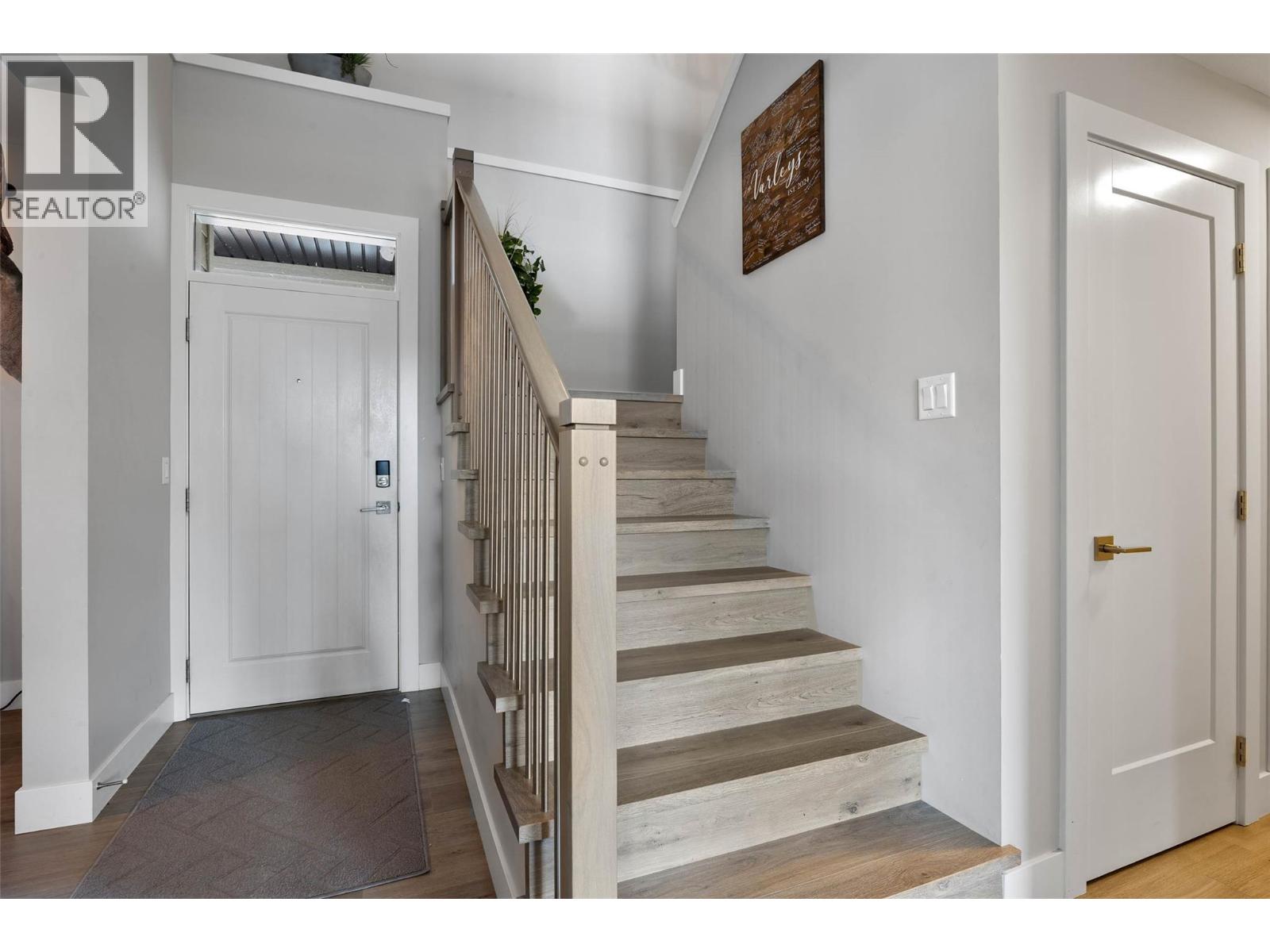 733 HAYWARD Place, Kamloops