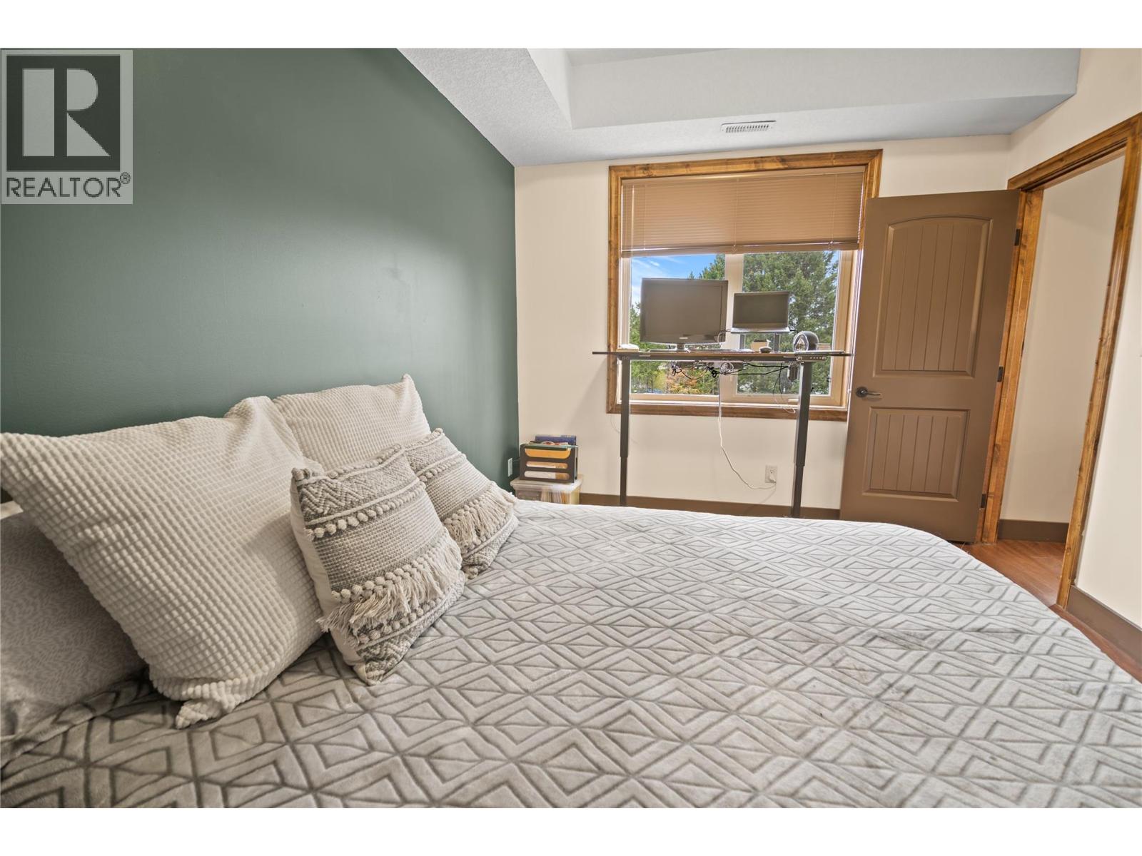 #2206 7495 Columbia Avenue - 27