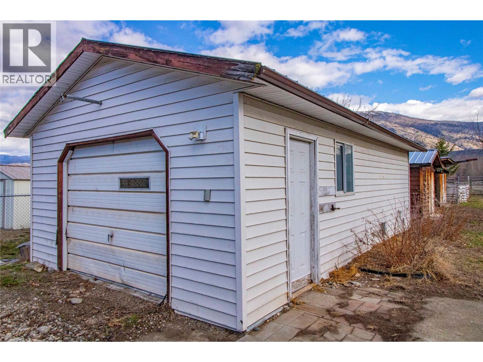 7171 ISLAND WAY Road, Oliver