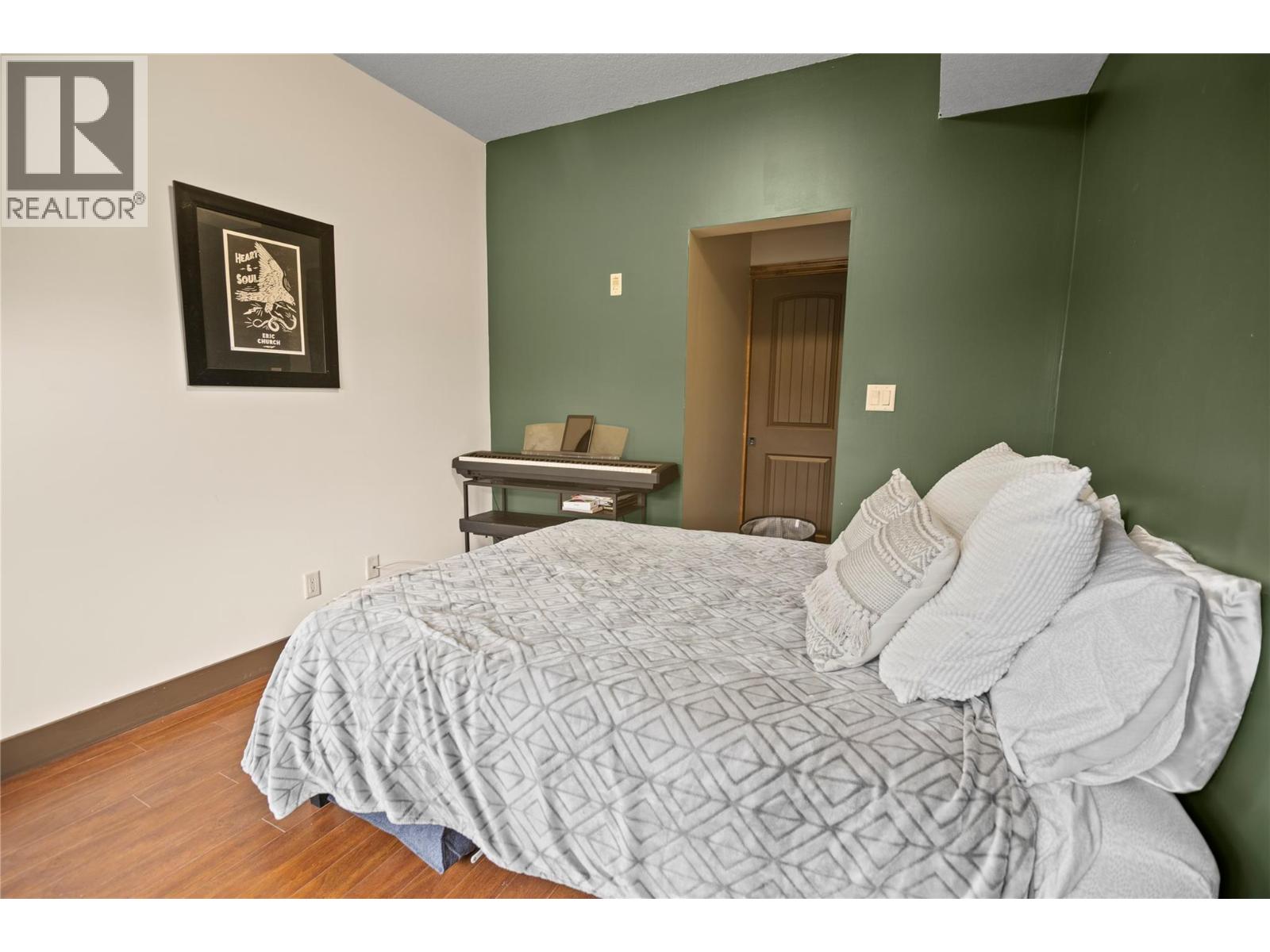 #2206 7495 Columbia Avenue - 26
