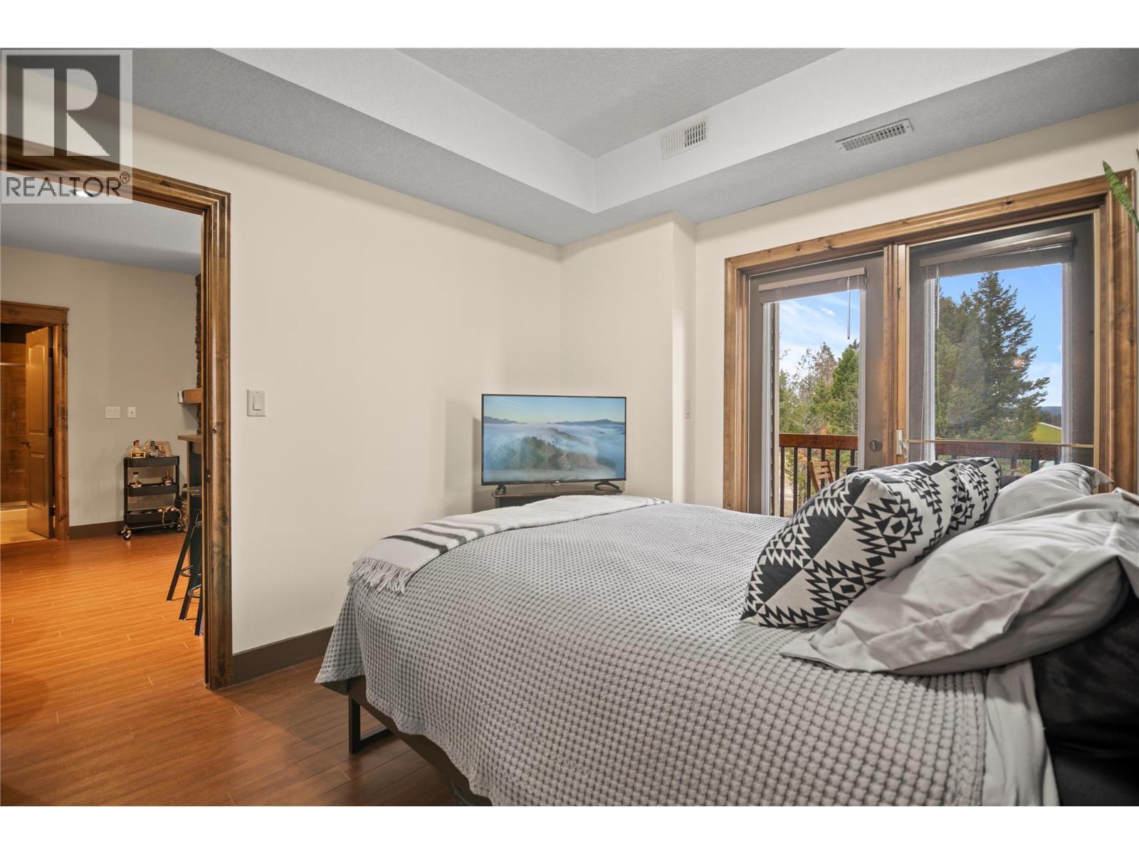 #2206 7495 Columbia Avenue - 5
