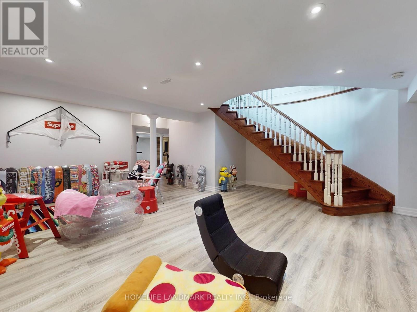 61 SHERRICK DRIVE - 38