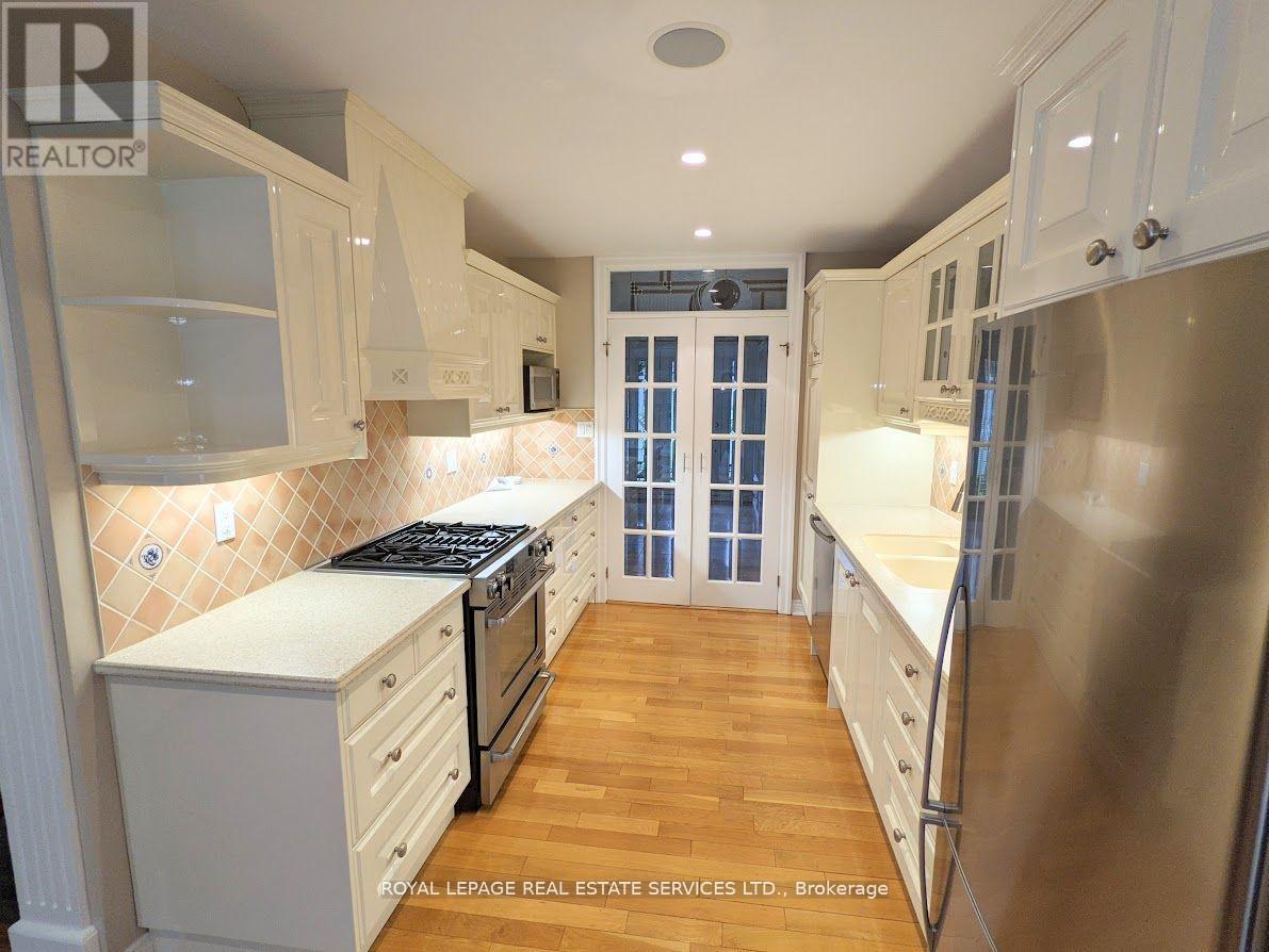 1602 LINCOLNSHIRE BOULEVARD - 7